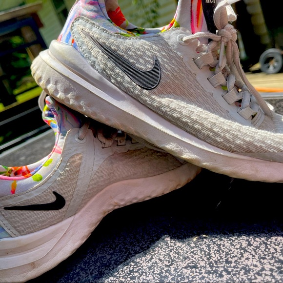 Nike training shoes - Picture 1 of 4